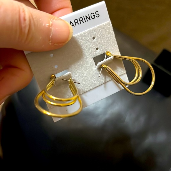 Vintage pair of gold filled dangling classy earrings - Picture 4 of 4